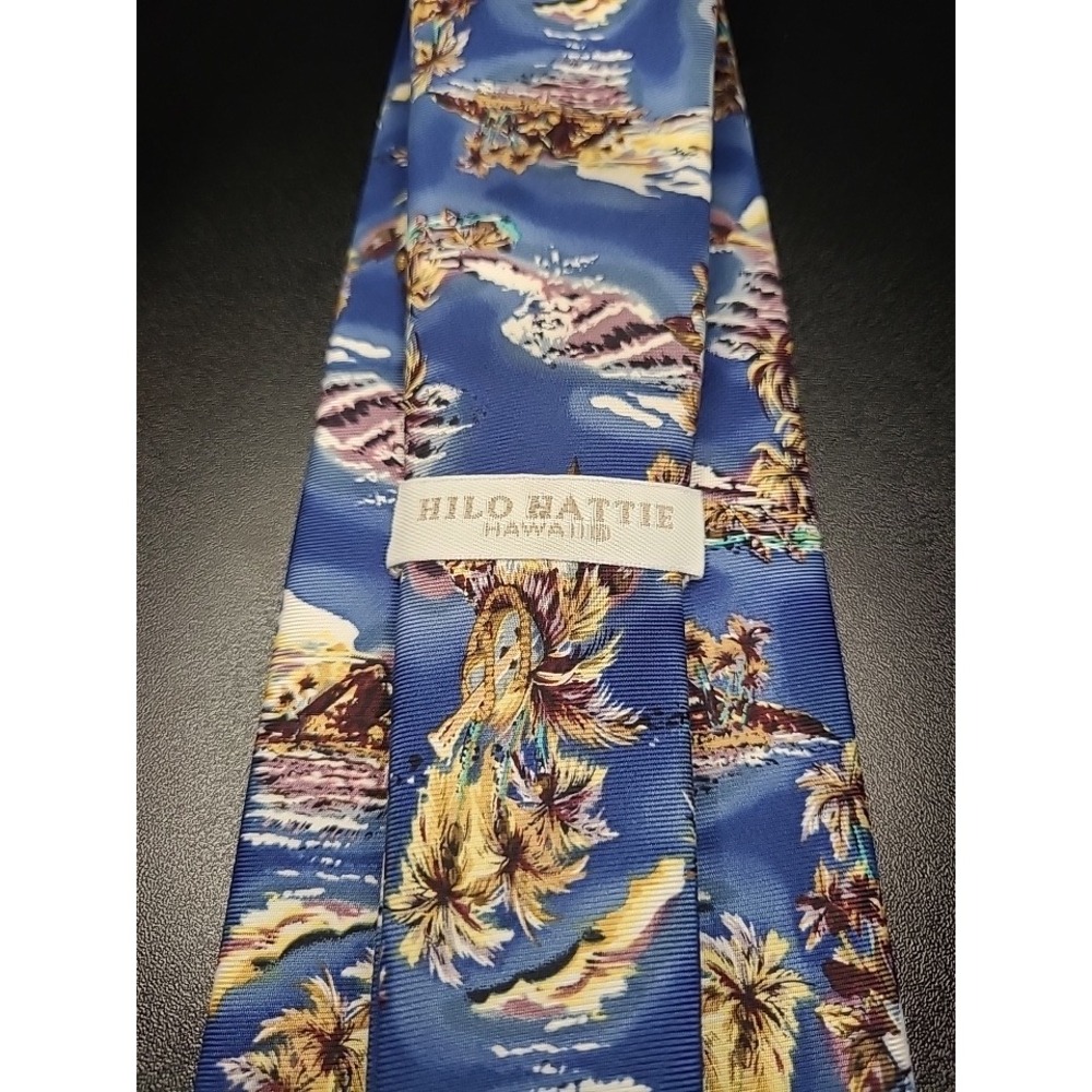 Hilo Hattie Men's Necktie Blue Tropical Island Synthetic 4" x 57" Good